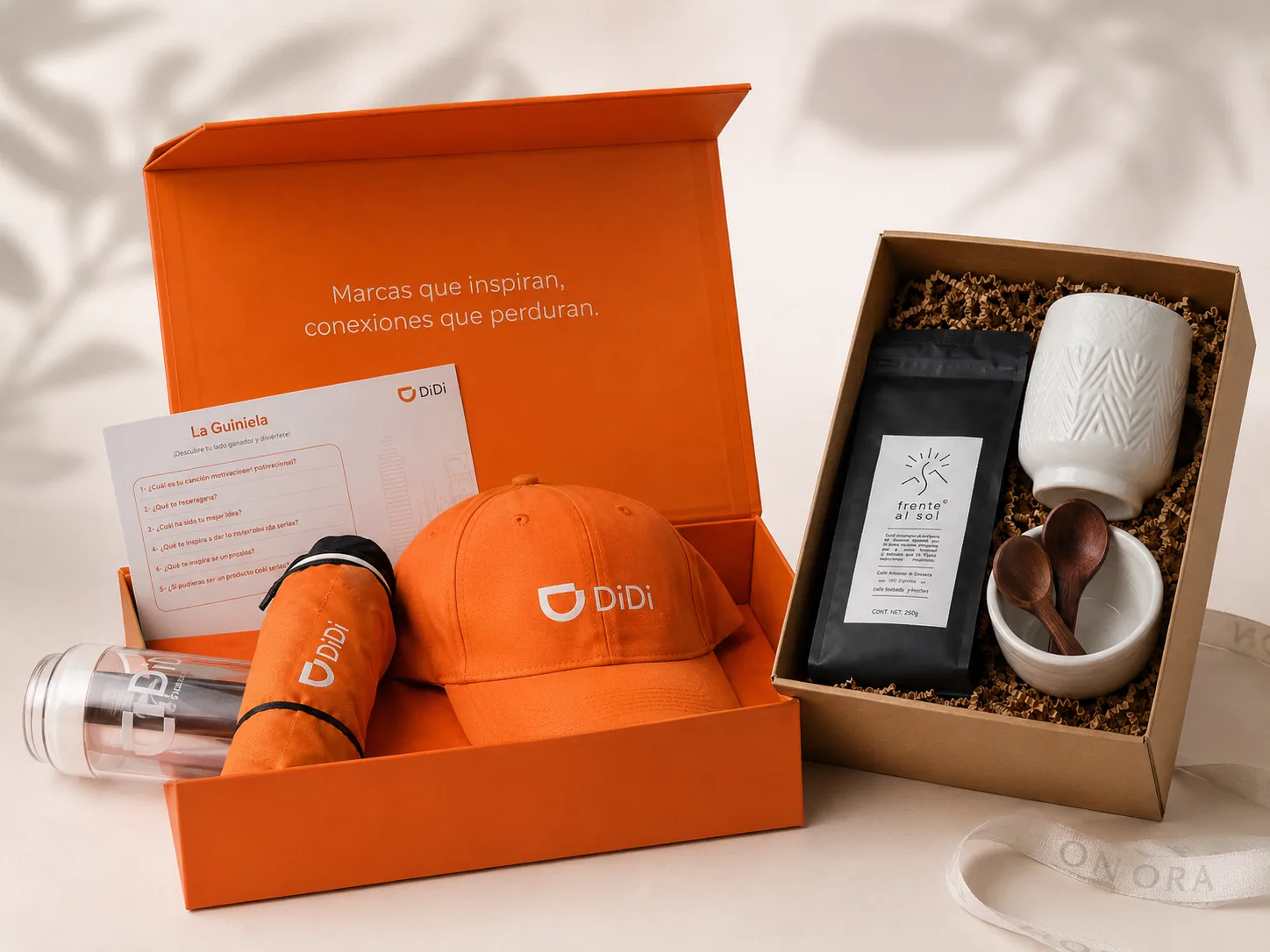 Kit de regalo corporativo con productos personalizados y empaque premium